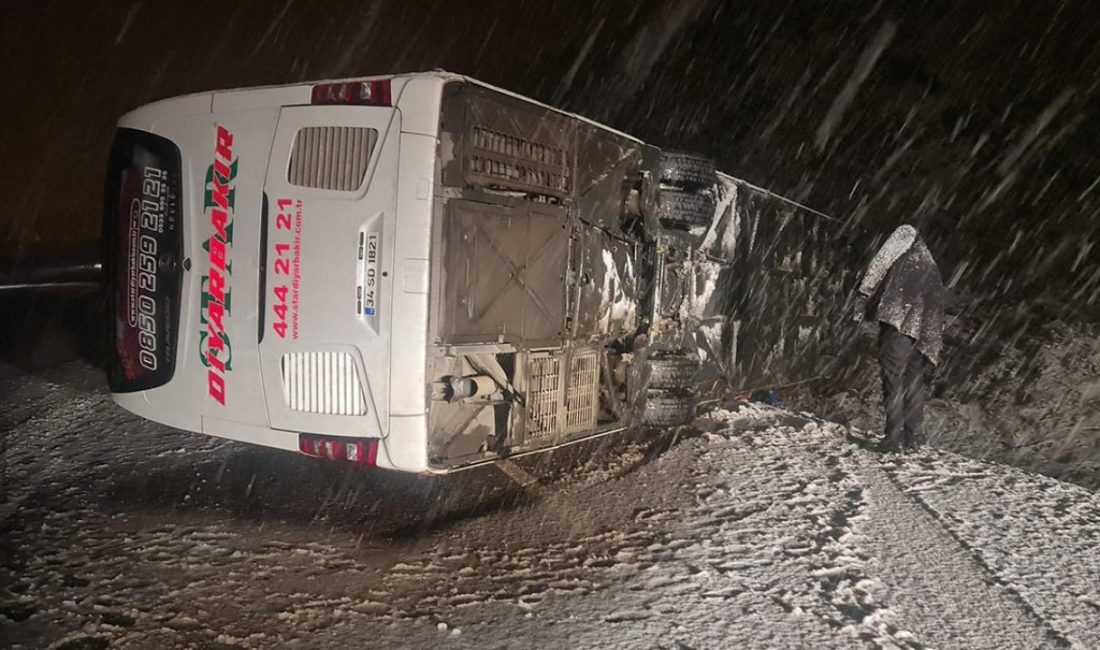 Bingöl'de yolcu otobüsünün devrilmesi
